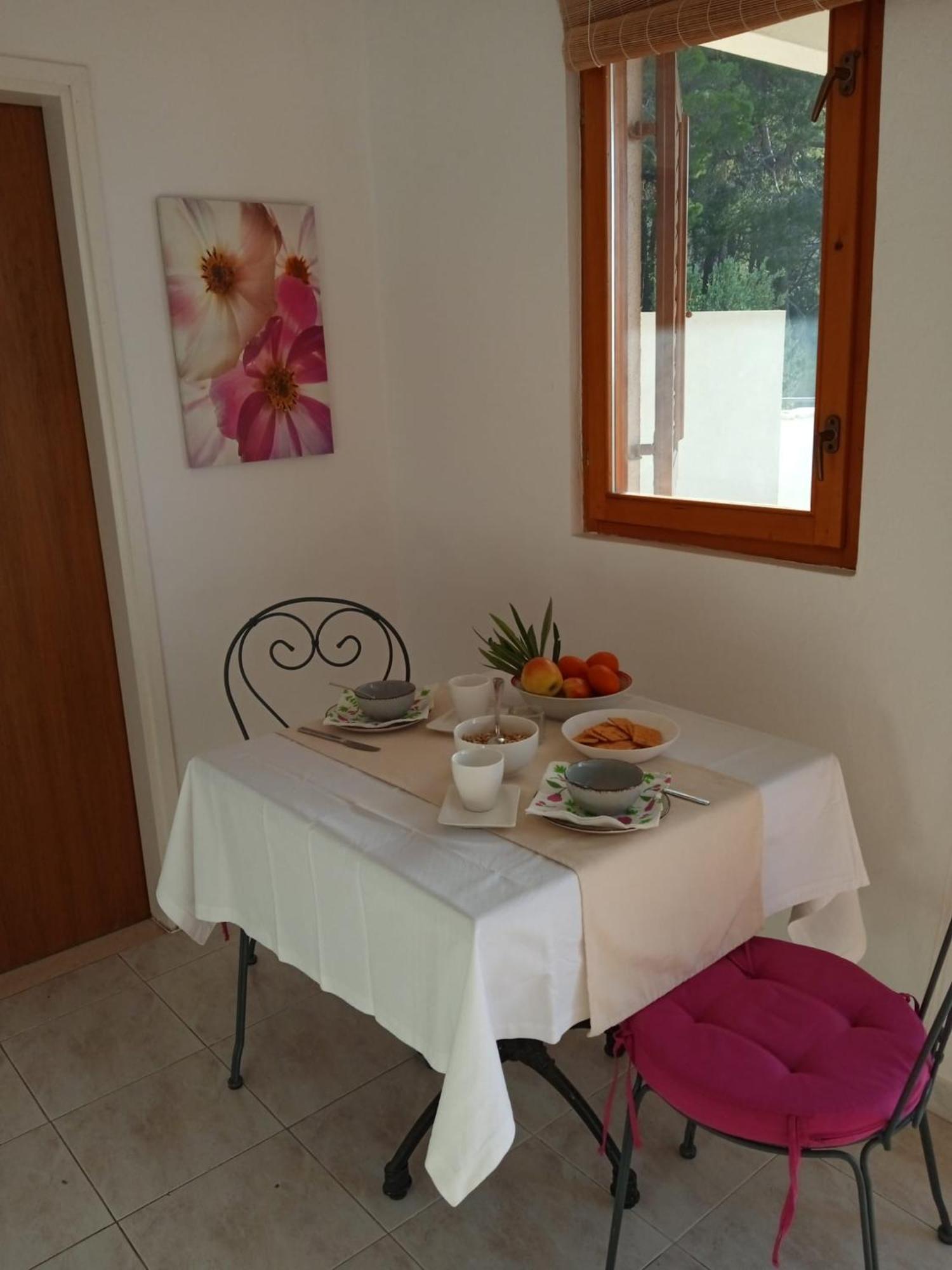 Apartmani Nila Sveta Nedelja  Kamer foto