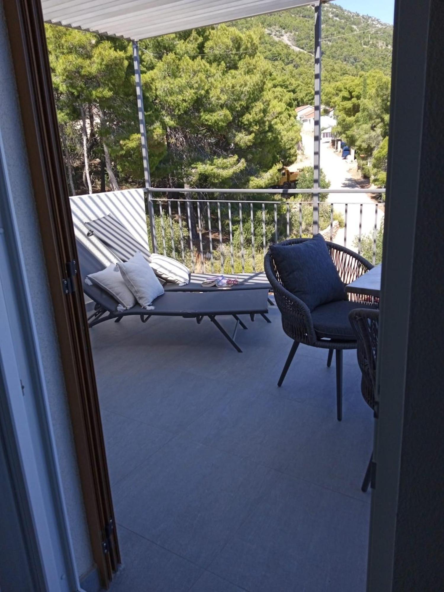 Apartmani Nila Sveta Nedelja  Buitenkant foto