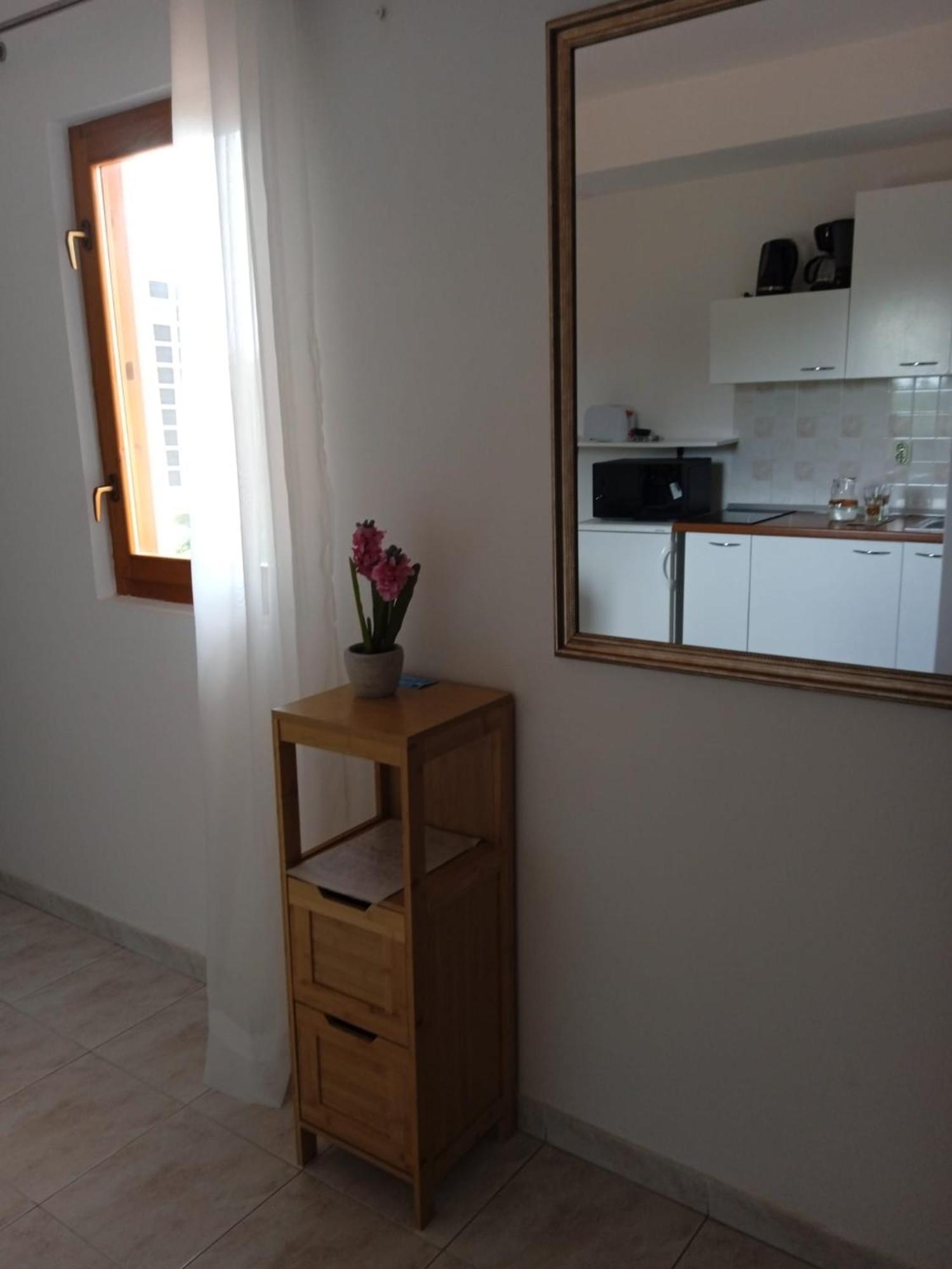 Apartmani Nila Sveta Nedelja  Buitenkant foto